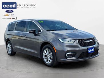 Used 2023 Chrysler Pacifica Touring L