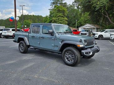 New 2025 Jeep Gladiator Sport S 4x4