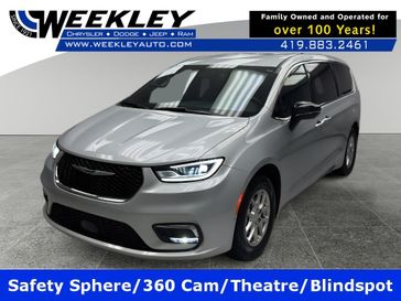 Used 2026 Chrysler Pacifica Select