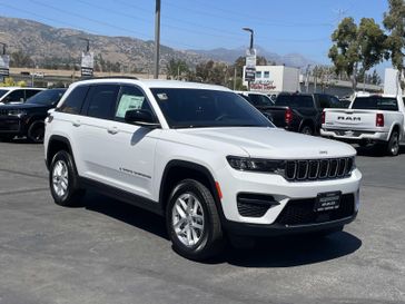 New 2026 Jeep Grand Cherokee Laredo 4x2