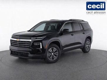 Used 2025 Chevrolet Traverse LT
