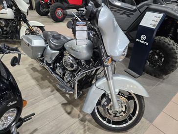 USED 2010 HARLEY STREET GLIDE 