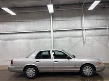 2004 Ford Crown Victoria LX Sport