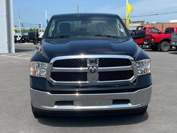 2024 RAM 1500 Classic Tradesman Crew Cab 4x4 5'7' Box