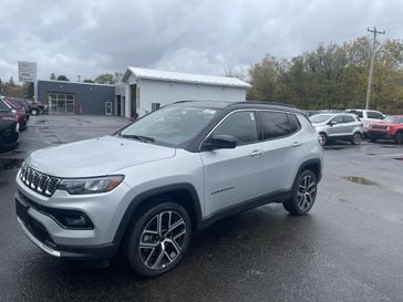 New 2025 Jeep Compass Limited 4x4