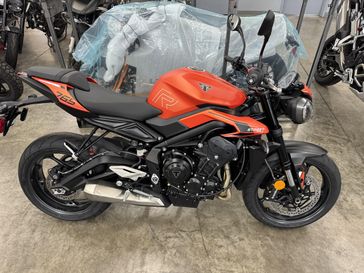 2025 Triumph STREET TRIPLE 765 R Matt Baja Orange  in a ORANGE MATT exterior color. Cascade Moto Eugene 541-338-0269 cascademotoeugene.com 