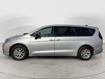 Used 2024 Chrysler Pacifica Touring L