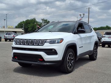 Used 2025 Jeep Compass Trailhawk