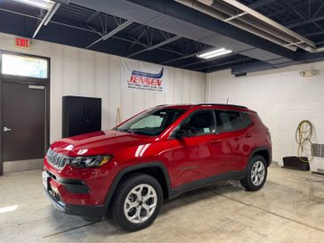 New 2025 Jeep Compass Latitude 4x4