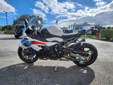 LIGHT WHITE /M MOTORSPORT