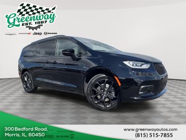 New 2026 Chrysler Pacifica Limited Awd