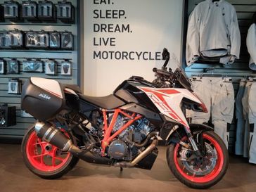 2019 KTM 1290 SUPER DUKE GT