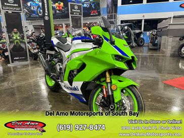 2024 Kawasaki ZX1002LRFBL-GN2  in a LIME GREEN/PEARL CRYSTAL WHITE/BLUE exterior color. Del Amo Motorsports of South Bay (619) 547-1937 delamomotorsports.com 