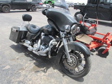 USED 2009 HARLEY STREET GLIDE 