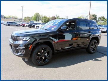 New 2025 Jeep Grand Cherokee LIMITED 4X4