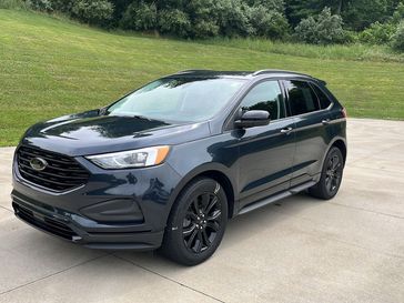 Used 2024 Ford Edge SE
