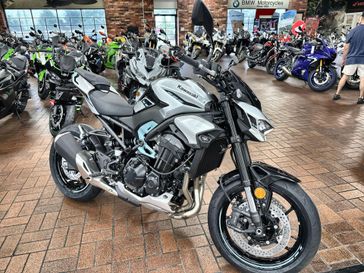 New 2025 Kawasaki Z900 SE ABS 