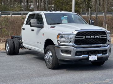 2023 RAM 3500 Slt Crew Cab Chassis 4x4 60' Ca