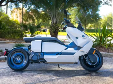 2024 BMW CE 04 in a LIGHT WHITE exterior color. Euro Cycles of Orlando 407-826-4269 eurocyclesoforlando.com 