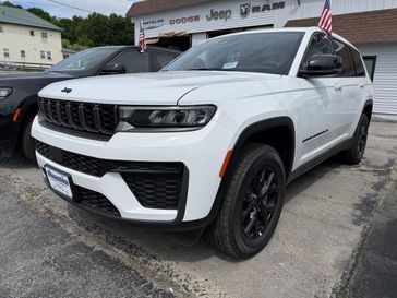 New 2026 Jeep Grand Cherokee L Laredo Altitude 4x4