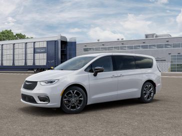 New 2026 Chrysler Pacifica Select