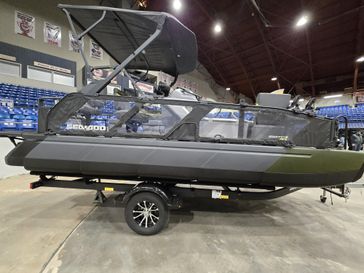 2025 SEADOO SWITCH FISH 21 230HP PAINTED TRAILER WILDERNESS GREEN 