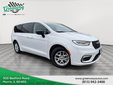 Used 2024 Chrysler Pacifica Touring L