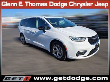 Used 2024 Chrysler Pacifica Limited