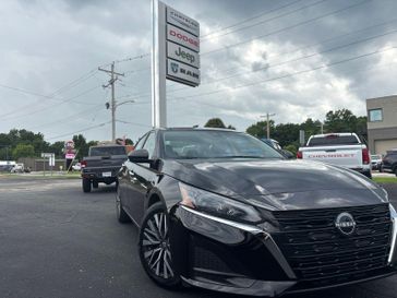 Used 2025 Nissan Altima 2.5 SV