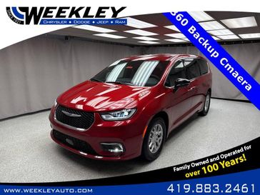 New 2026 Chrysler Pacifica Select