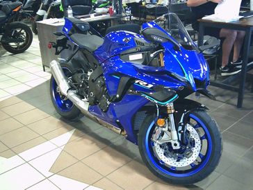 NEW 2026 YAMAHA YZF-R1 