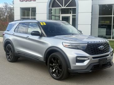 Used 2023 Ford Explorer St-line