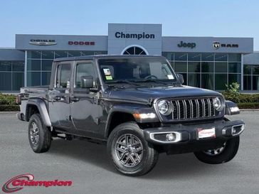 2024 Jeep Gladiator Sport S 4x4 in a Granite Crystal Metallic Clear Coat exterior color and CLOTHinterior. Champion Chrysler Jeep Dodge Ram 800-549-1084 pixelmotiondemo.com 