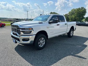 New 2025 RAM 2500 Big Horn Crew Cab 4x4 6'4' Box