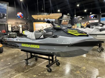 New 2025 Sea-Doo RXT-X 325 (SOUND SYSTEM)  ICE METAL / MANTA GREEN