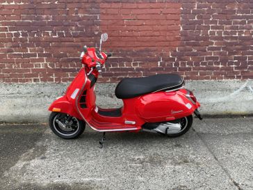 2024 Vespa GTS SUPER 300