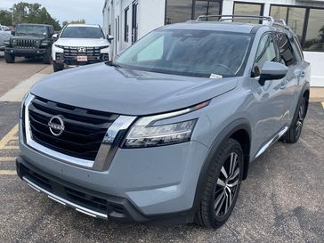 Used 2023 Nissan Pathfinder Platinum