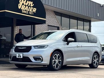 New 2026 Chrysler Pacifica Pinnacle