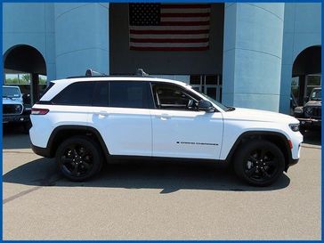 Used 2023 Jeep Grand Cherokee Limited