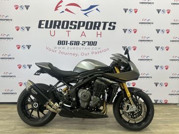 2025 Triumph SPEED TRIPLE 1200 RR 