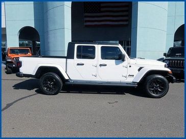 Used 2022 Jeep Gladiator Altitude