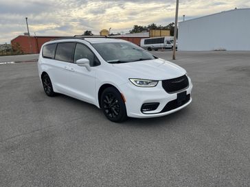 Used 2021 Chrysler Pacifica Touring