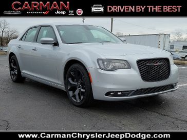 2023 Chrysler 300s V6