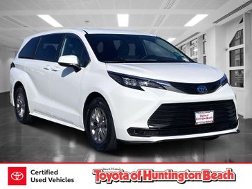 Used 2025 Toyota Sienna LE