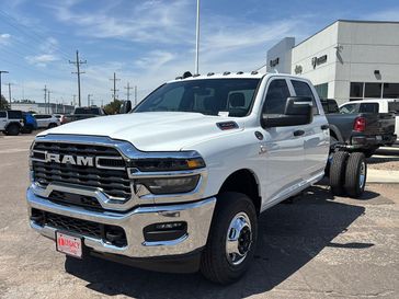 New 2026 RAM 3500 Tradesman Crew Cab Chassis 4x4 60' Ca