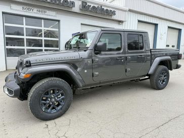 New 2026 Jeep GLADIATOR SPORT 