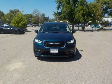 Used 2024 Chrysler Pacifica 