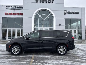 2025 Chrysler Pacifica Select Awd