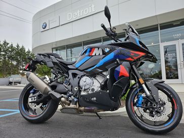 New 2025 BMW M1000XR 