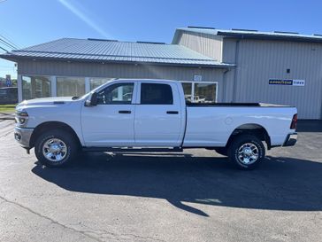 New 2026 RAM 2500 Tradesman Crew Cab 4x4 8' Box